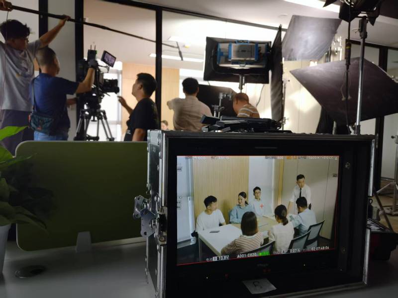 五寨县TVC拍摄公司：科技产品视觉化大师，诠释未来感与功能美学